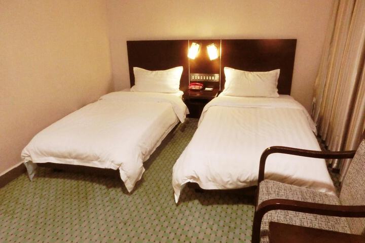 Room 11 of 38