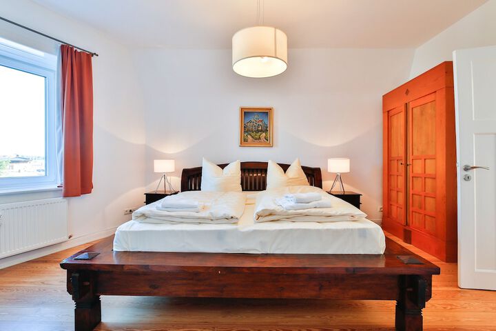 Room 10 of 131