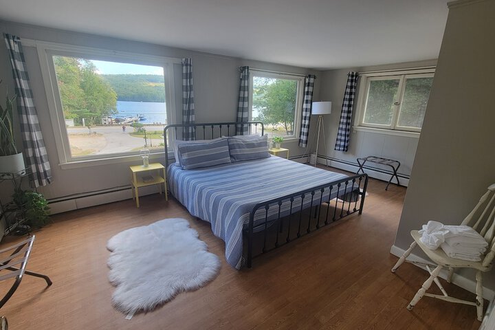 Room 11 of 212