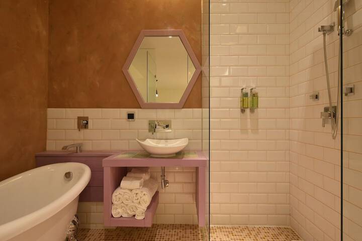 Room 46 of 58