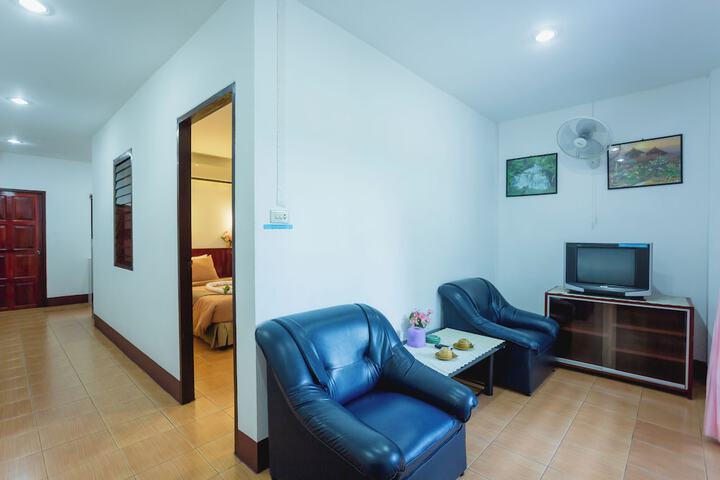 Room 142 of 208