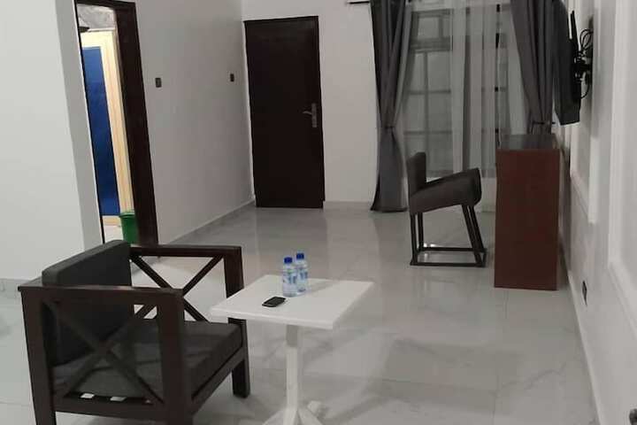 Room 5 of 43