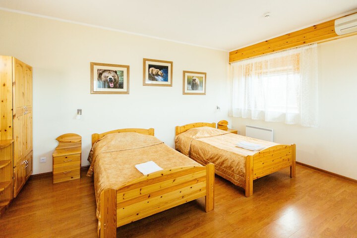 Room 4 of 66