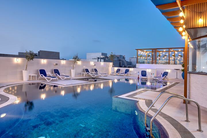 Pool 53 of 79