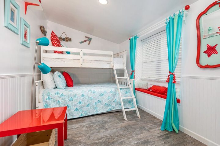 Room 8 of 39
