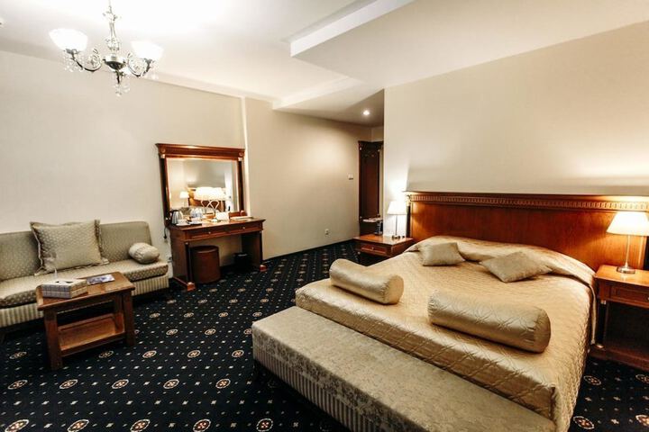 Room 8 of 54
