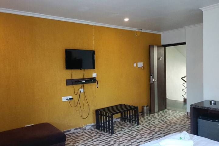 Room 10 of 20