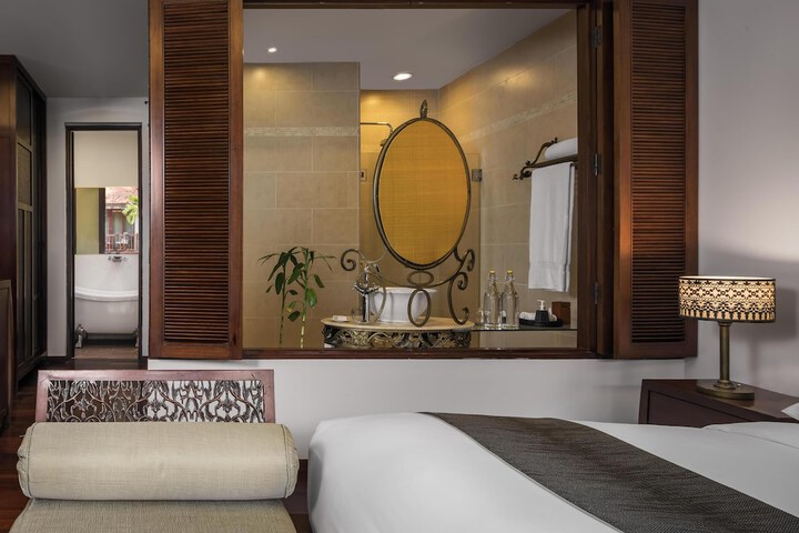 Room 45 of 193