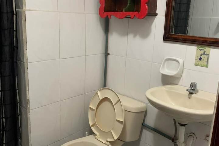 Room 11 of 37