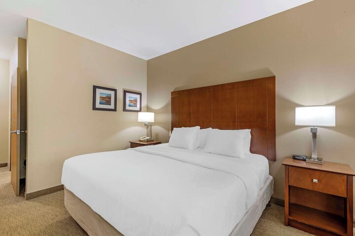 Room 13 of 37