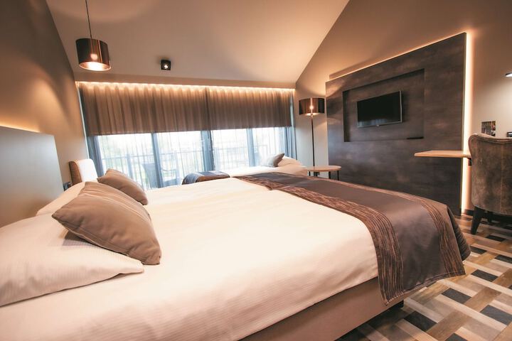Room 34 of 101