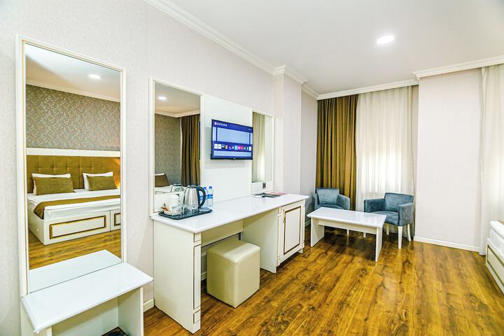 Room 12 of 53