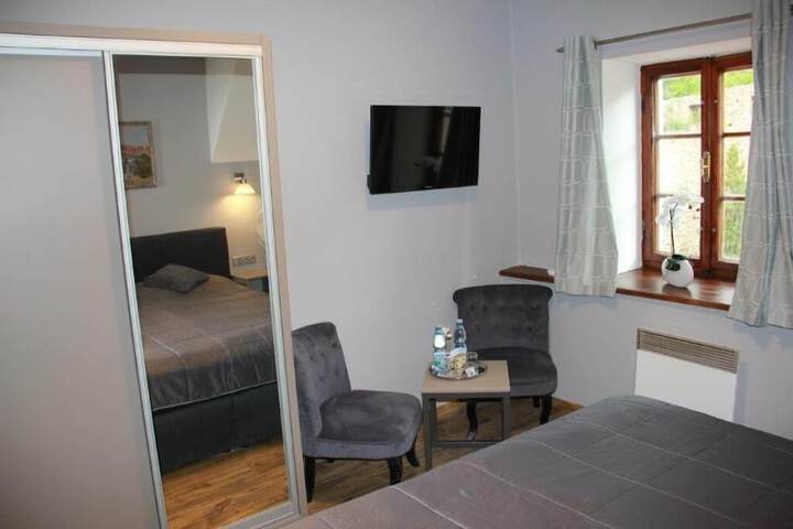 Room 10 of 46