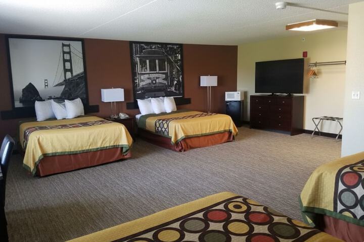 Room 19 of 33
