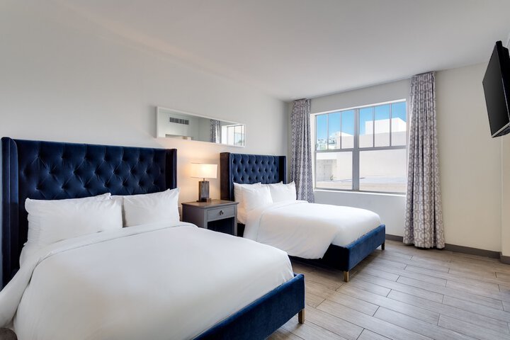 Standard Room, King or Two Doubles (8 of 15)