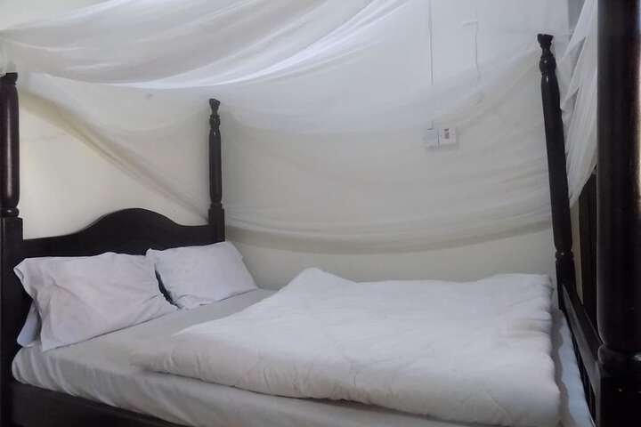 Room 4 of 11