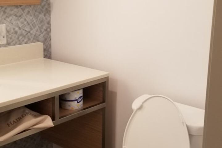 Bathroom amenities
