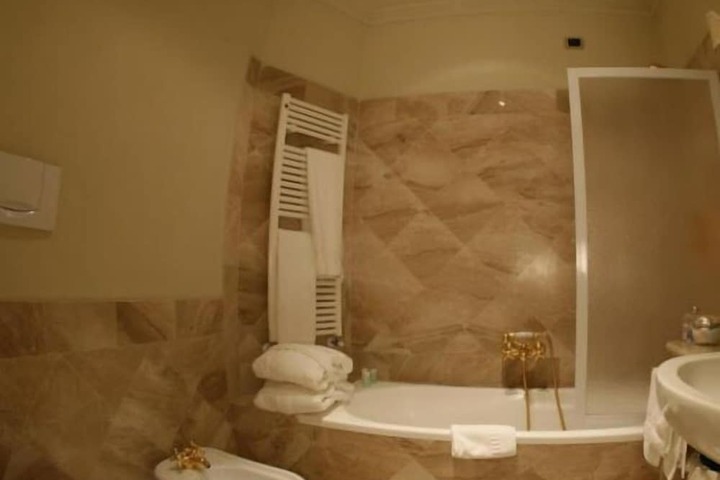 Room 4 of 56