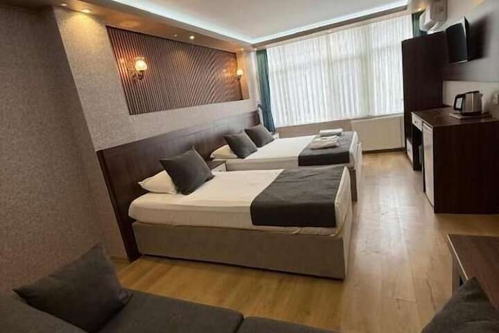 Room 14 of 24