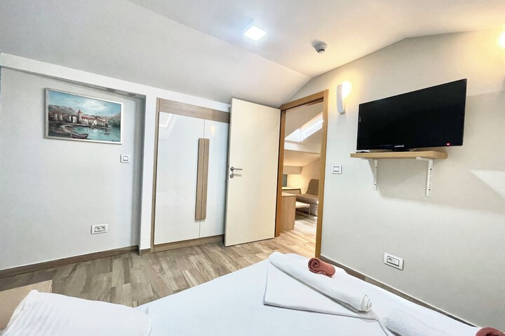 Room 28 of 119