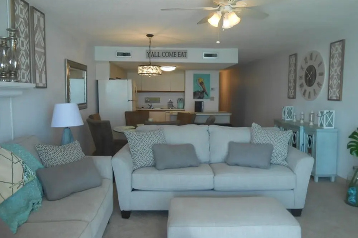 Room 4 of 16