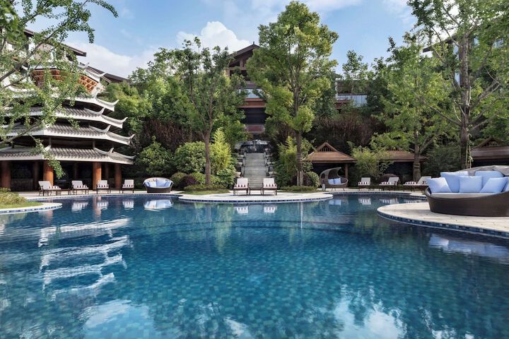 Pools & Facilities