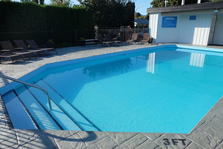 Pool 48 of 61