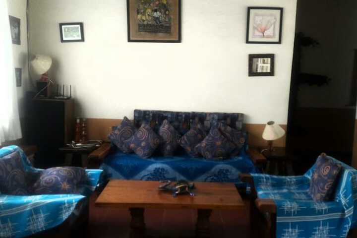 Room 7 of 12