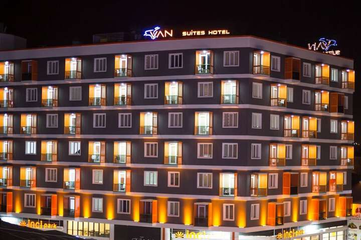 Exterior of Van Hotel