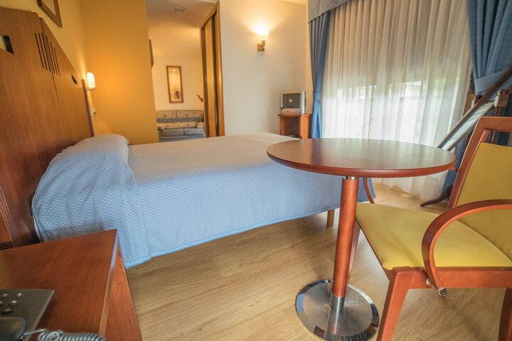Room 15 of 37