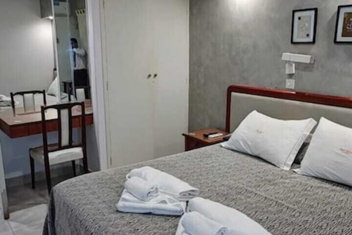 Room 2 of 18