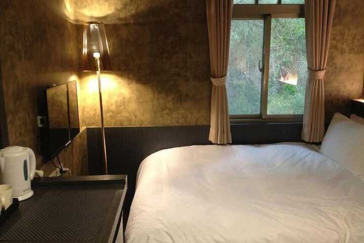 Room 8 of 21