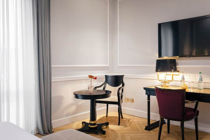 Room 28 of 145