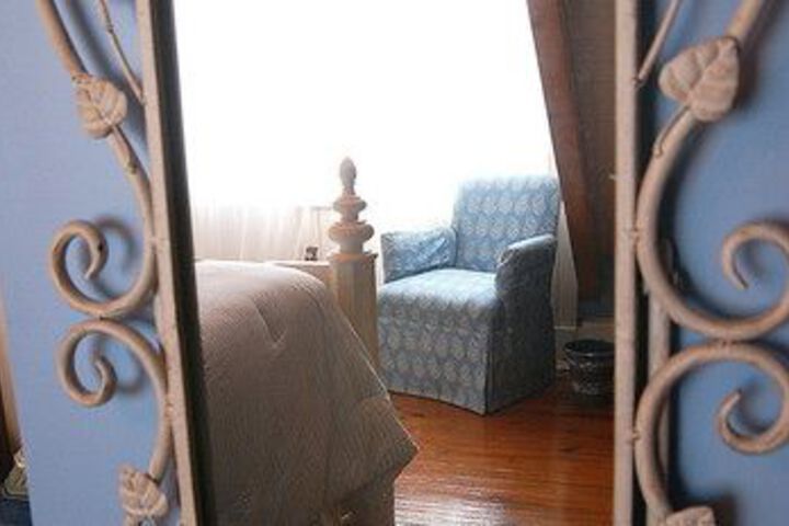 Room 32 of 59
