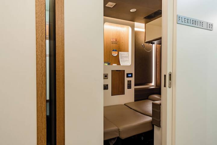 Room 9 of 22