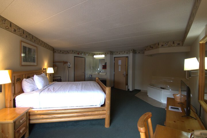 1 King Bed Second Floor (38 of 38)