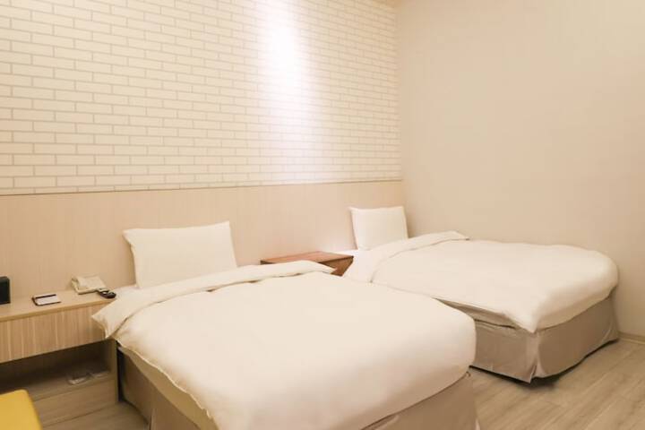 Room 17 of 59