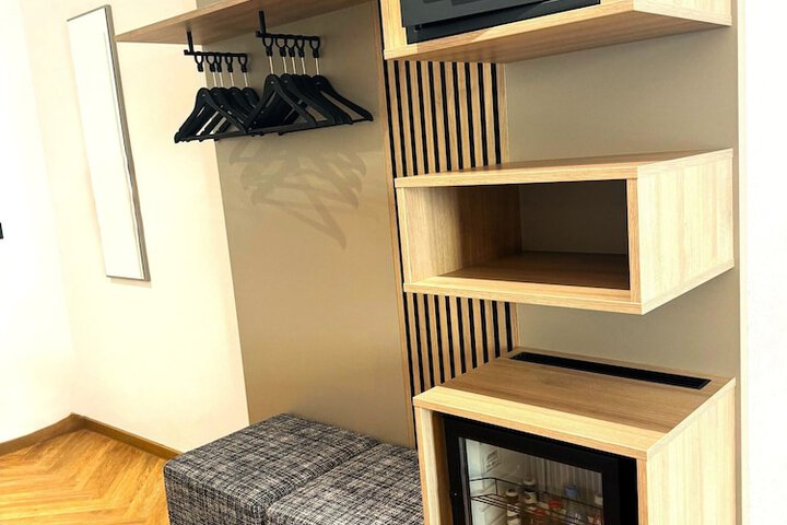 Room 15 of 52
