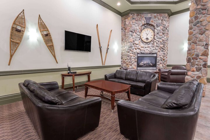 Entrance & Lobby