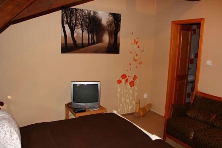 Room 24 of 113