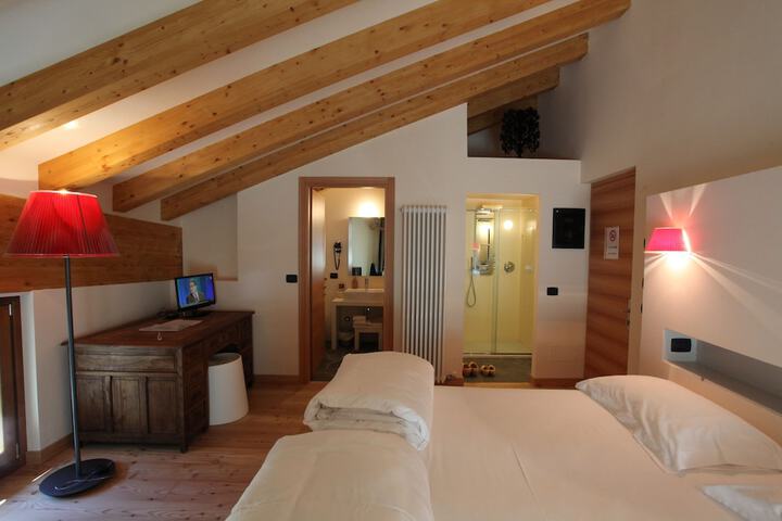 Room 7 of 48