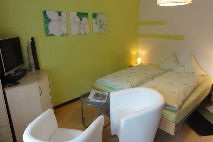 Room 3 of 48