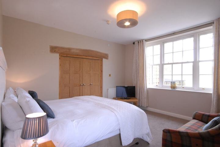Room 5 of 34