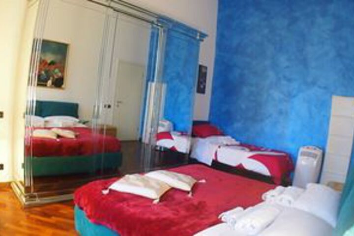 Room 10 of 25