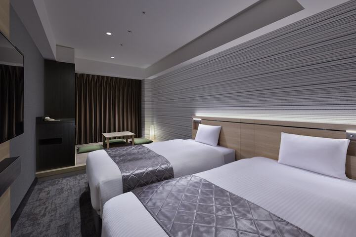 Room 12 of 66