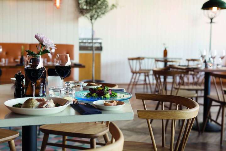 Dining 52 of 66