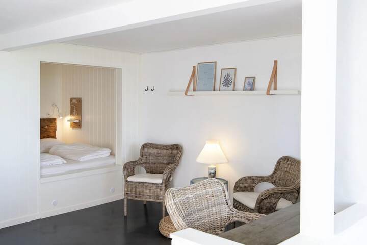 Room 45 of 76
