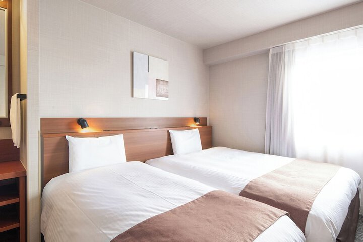 Room 27 of 172