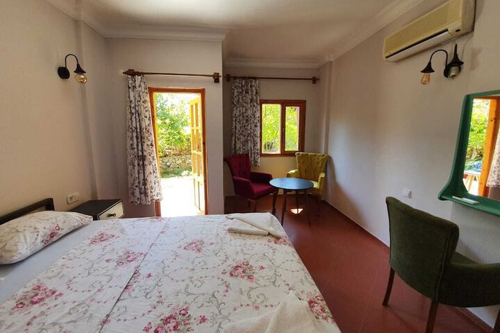 Room 25 of 80