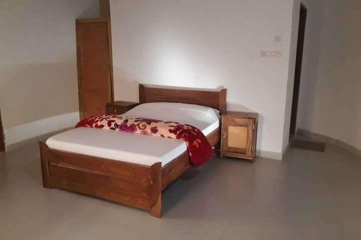 Room 16 of 90